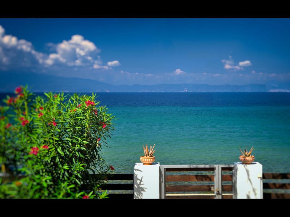 Balconies on Sea - The Garden Apt House in Thasos