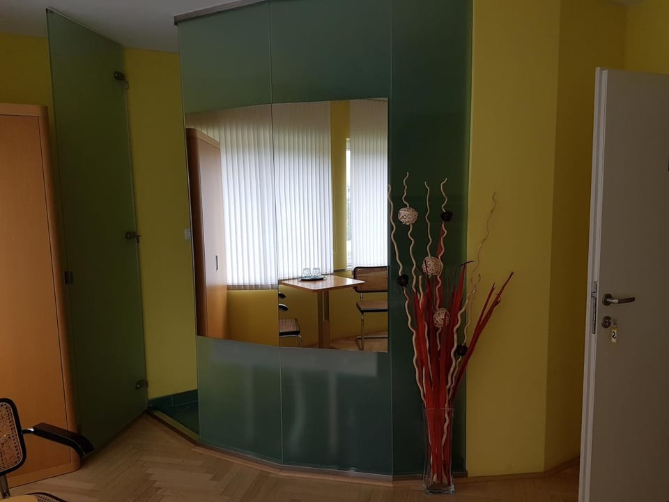 Bathroom, Mountain view