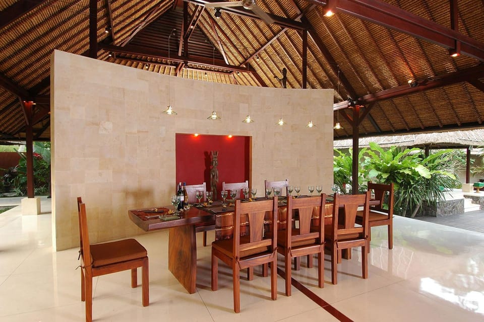 Restaurant/places to eat, Food and drinks, Dining area, Dinner