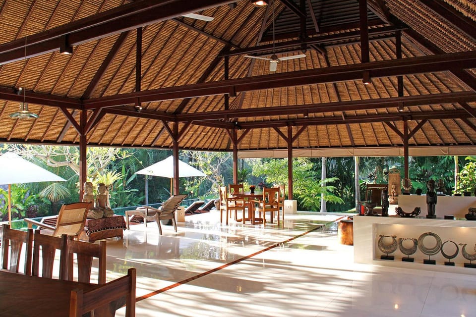 Living room, Area and facilities