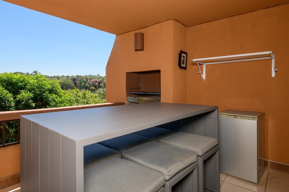 Patio, BBQ facilities