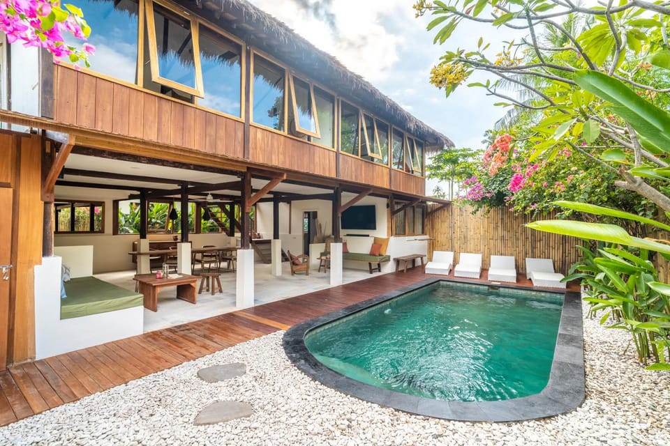 Property building, Day, Garden, TV and multimedia, View (from property/room), Balcony/Terrace, Living room, Dining area, Garden view, Pool view, Swimming pool, Swimming pool, sunbed