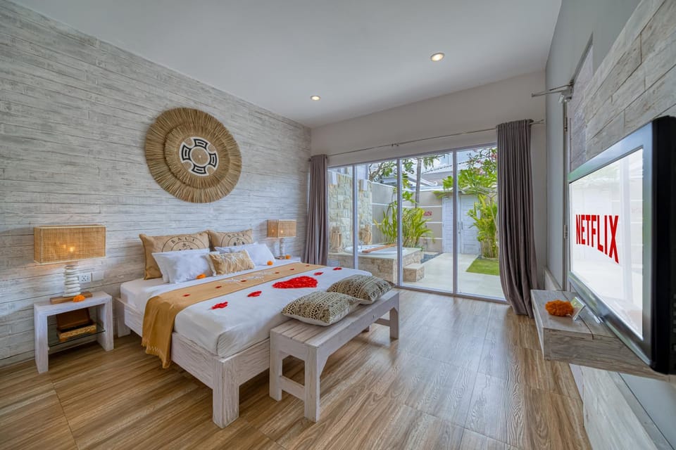 TV and multimedia, Photo of the whole room, Bedroom