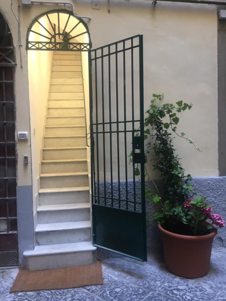 Facade/entrance
