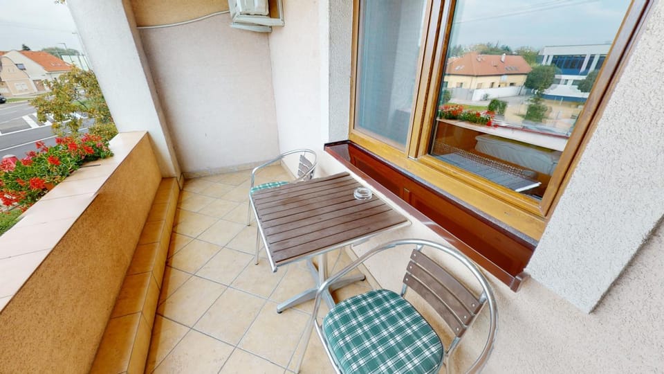 View (from property/room), Balcony/Terrace, Seating area