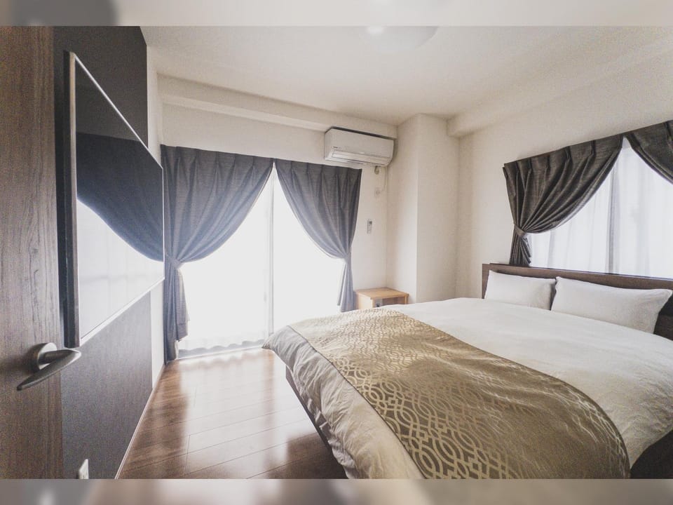 Bed, TV and multimedia, Bedroom, internet, air conditioner