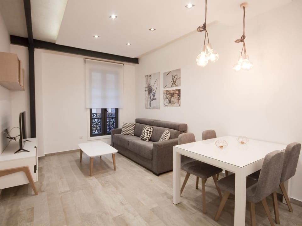 Apartamento nuevo y de lujo en puerta del sol Apartment in Centro