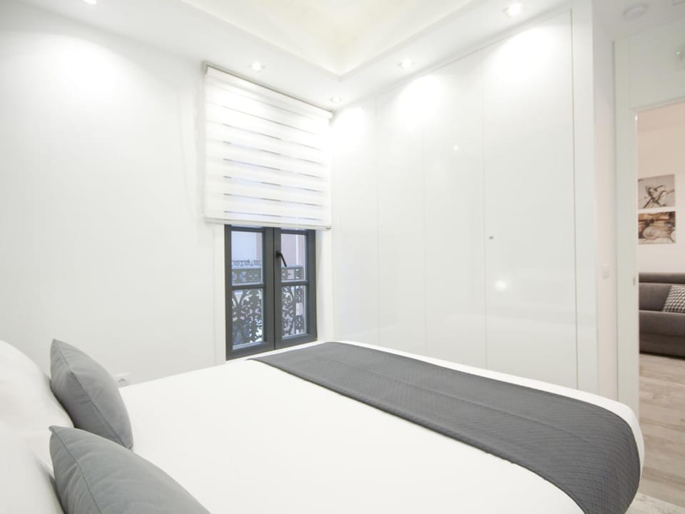 Apartamento nuevo y de lujo en puerta del sol Apartment in Centro