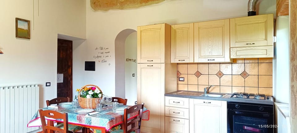 Communal lounge/ TV room, Kitchen or kitchenette, Lounge or bar, Dining area, Communal kitchen, Lunch, Lunch, stove, stove, kitchen, kitchen