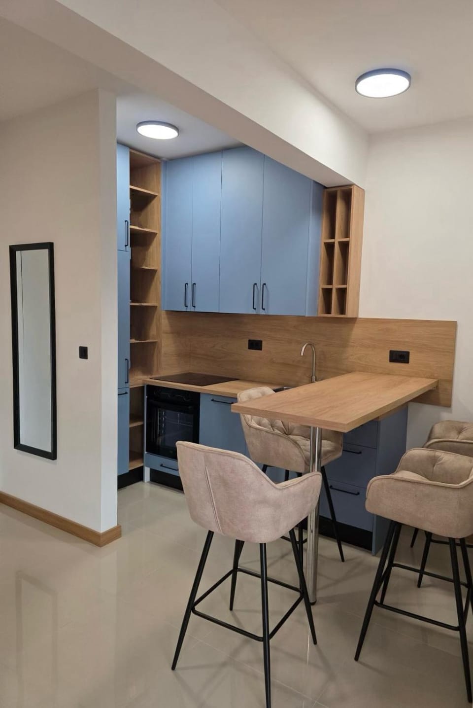 Dining area, kitchen