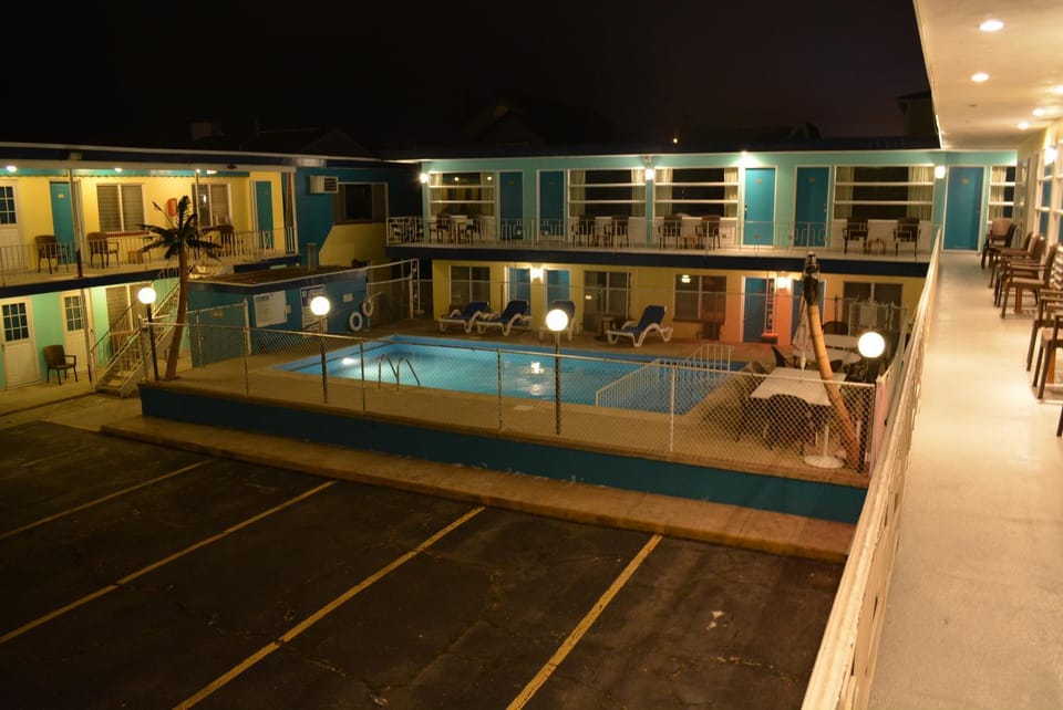 Property building, Swimming pool
