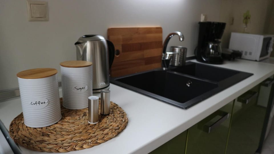 Coffee/tea facilities, Dining area