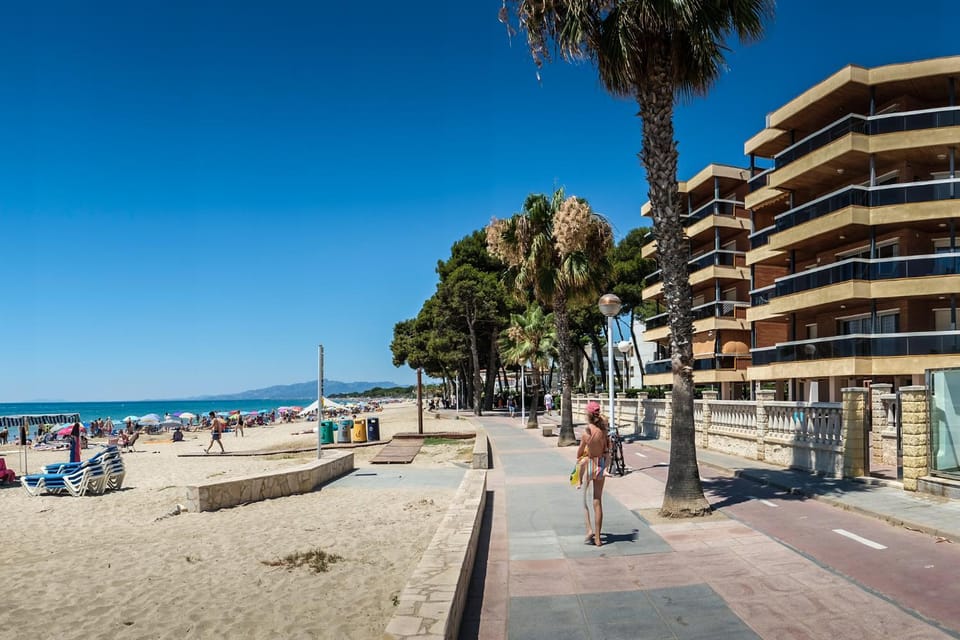 Facade/entrance, Beach, Sea view, Street view