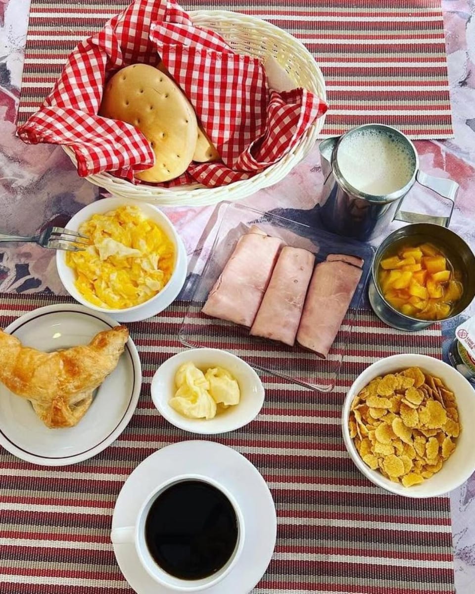 Breakfast, Continental breakfast