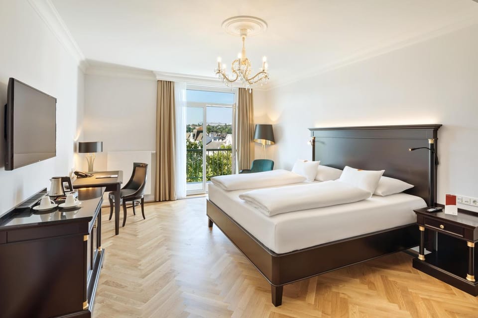Bed, View (from property/room)