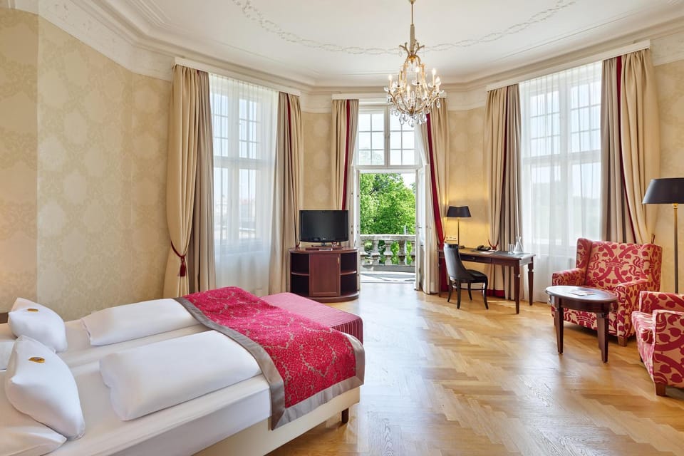 View (from property/room), Photo of the whole room