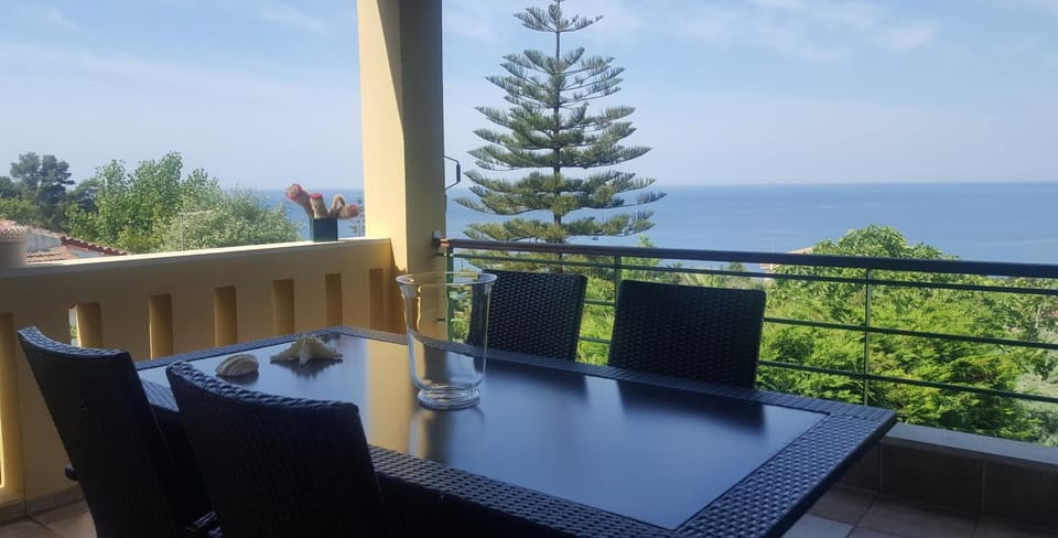 Garden view, Sea view
