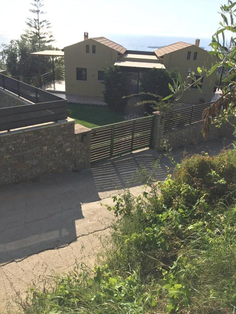 Villa G.Anagnostopoulos House in Peloponnese, Western Greece and the Ionian