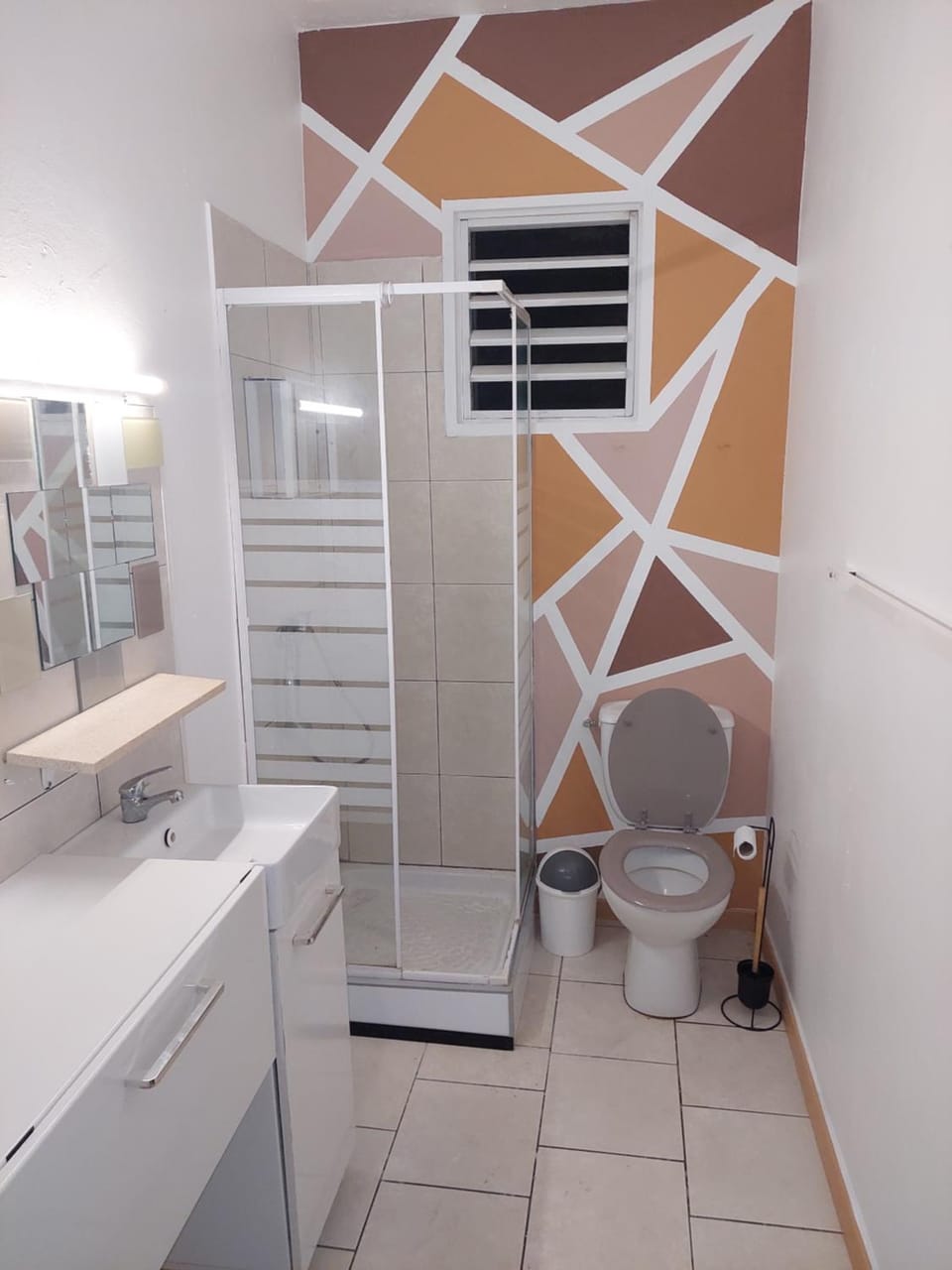 Shower, Toilet, Bathroom