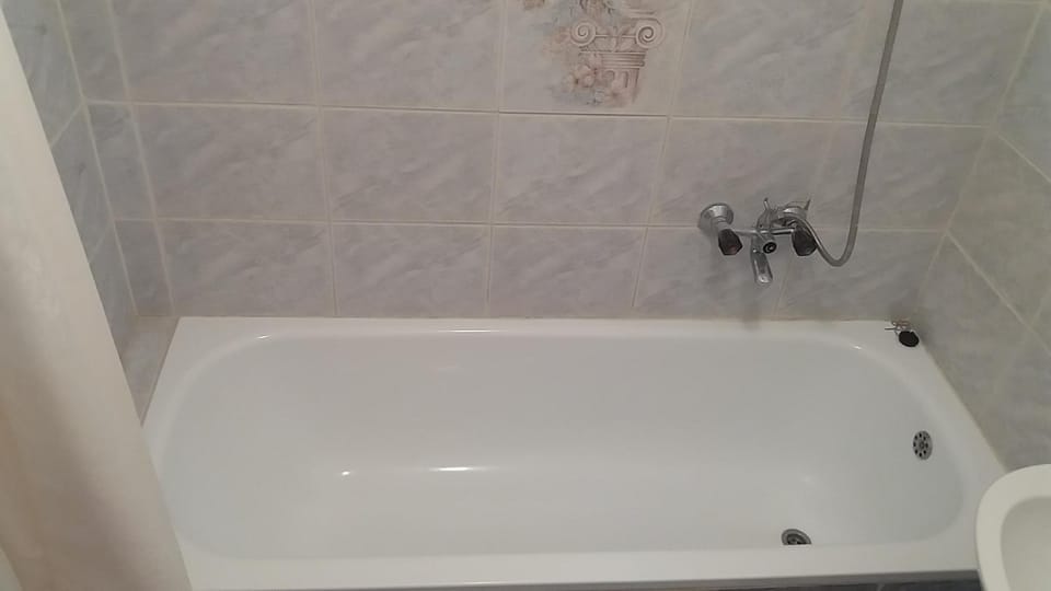 Shower, Toilet, Bathroom, Photo of the whole room, Decorative detail