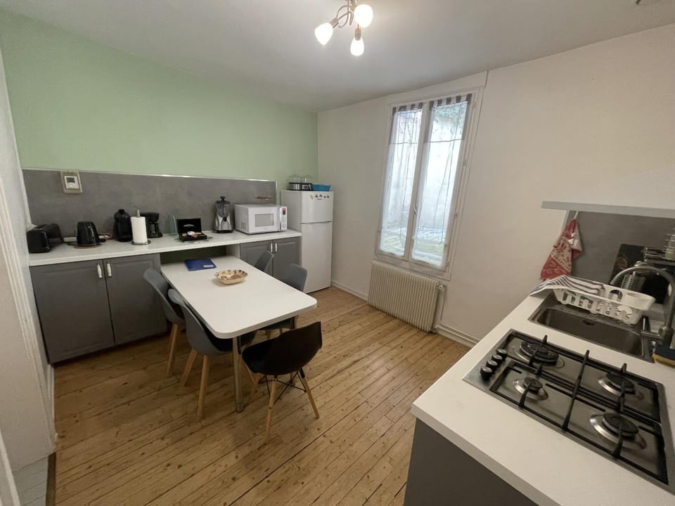 Kitchen or kitchenette