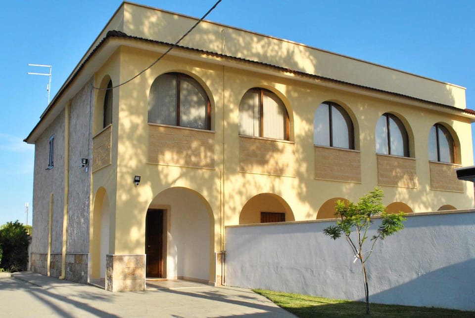 Property building, Facade/entrance