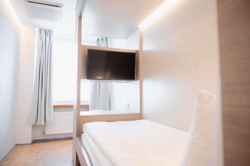 Bed, TV and multimedia