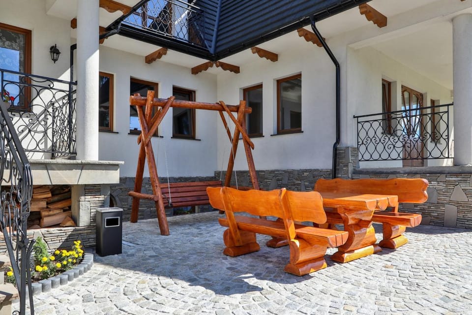 Property building, Seating area