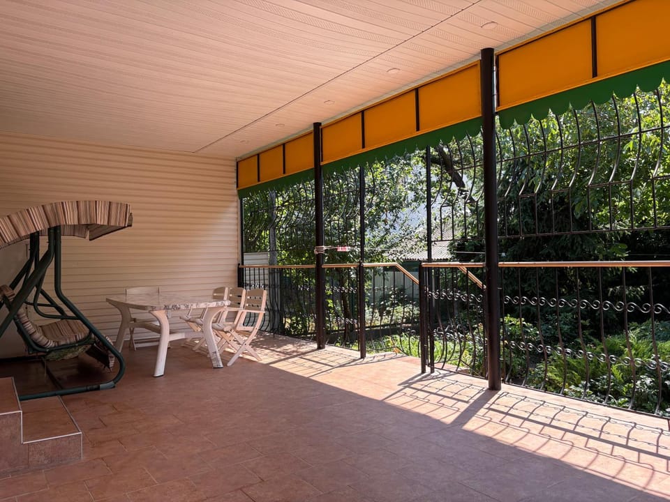 Balcony/Terrace, sunbed