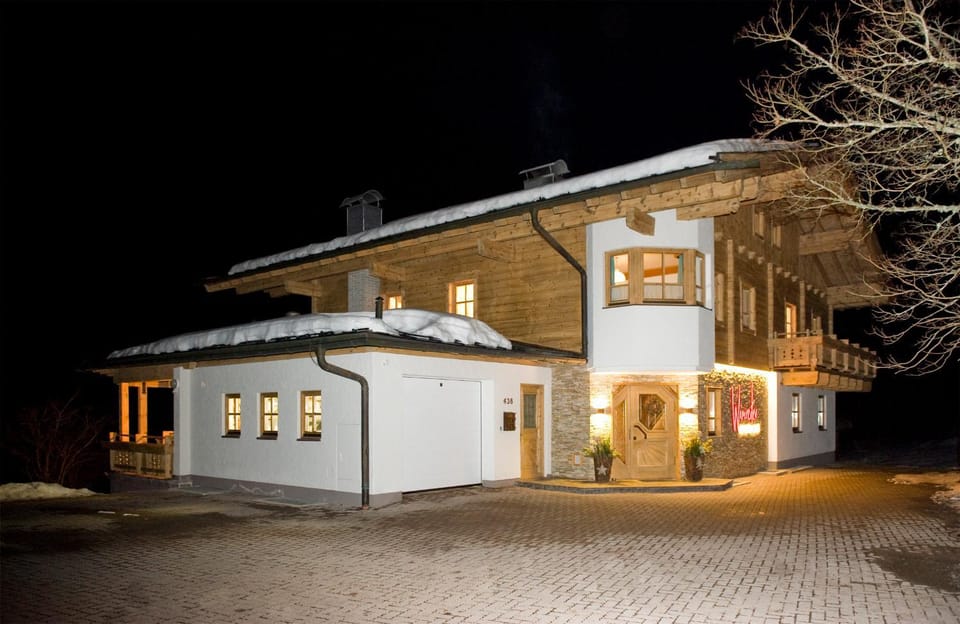 Facade/entrance, Night, Winter