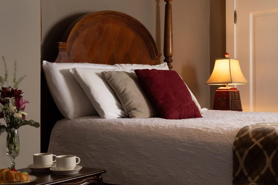 300 Clifton Bed and Breakfast in Loring Park