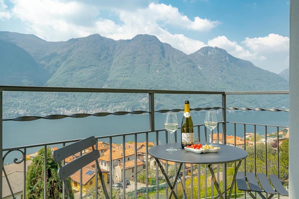 Day, Natural landscape, View (from property/room), Balcony/Terrace, Lake view, Mountain view