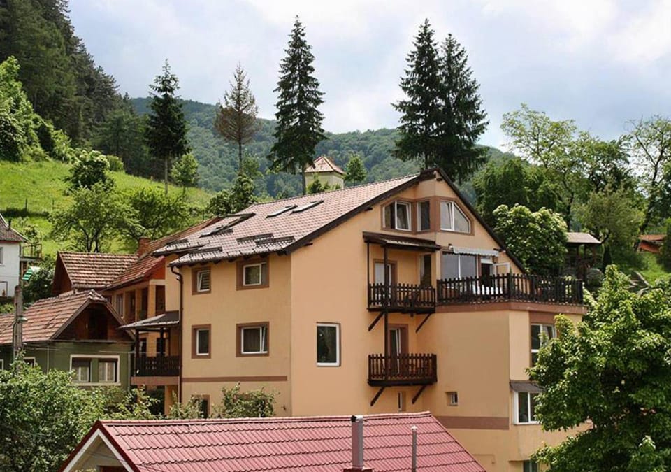 Property building, Spring, Day, Natural landscape, Mountain view