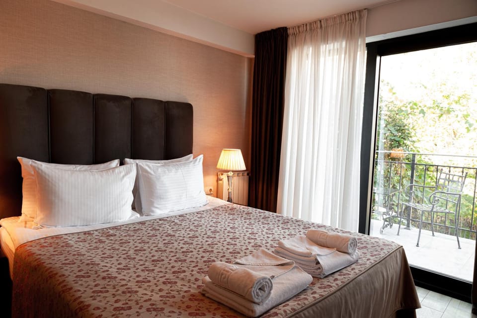 Bed, View (from property/room), Balcony/Terrace, Photo of the whole room, Bedroom, towels