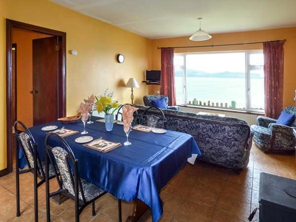 Rossbeigh Beach Cottage No 6 House in County Kerry