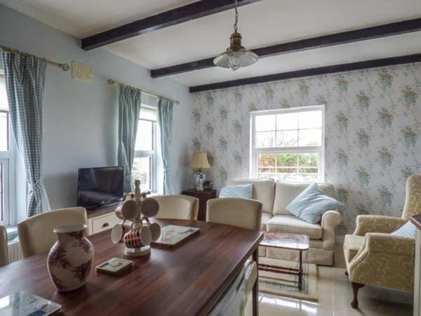 No 1 Apt, Brandy Harbour Cottage House in County Galway