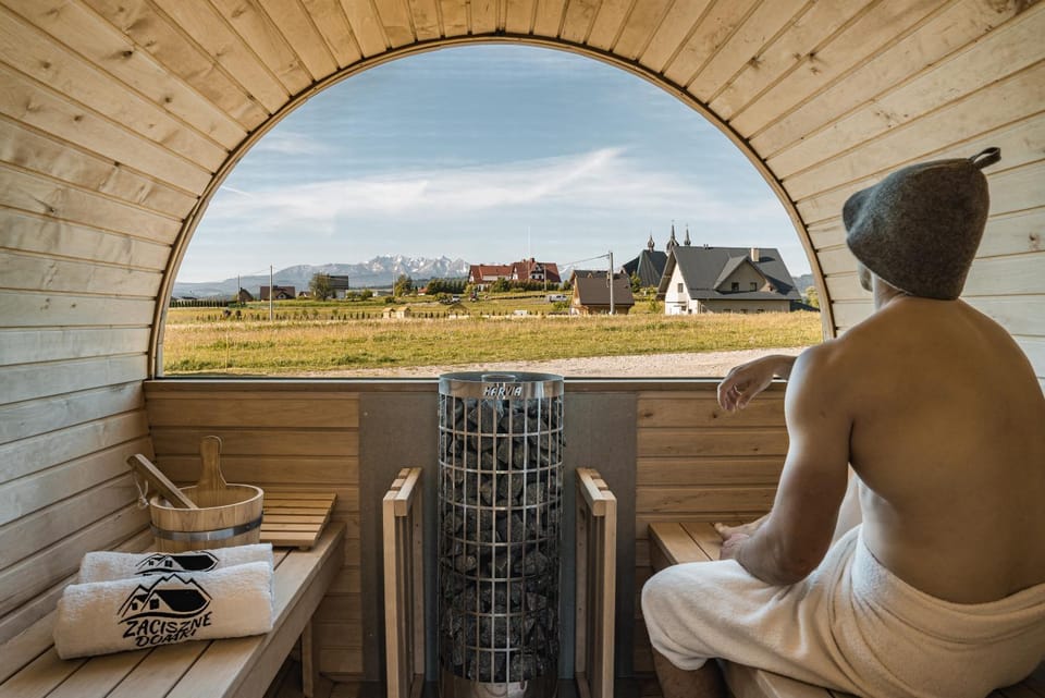 Day, Garden, Sauna, Seating area, Garden view, Mountain view