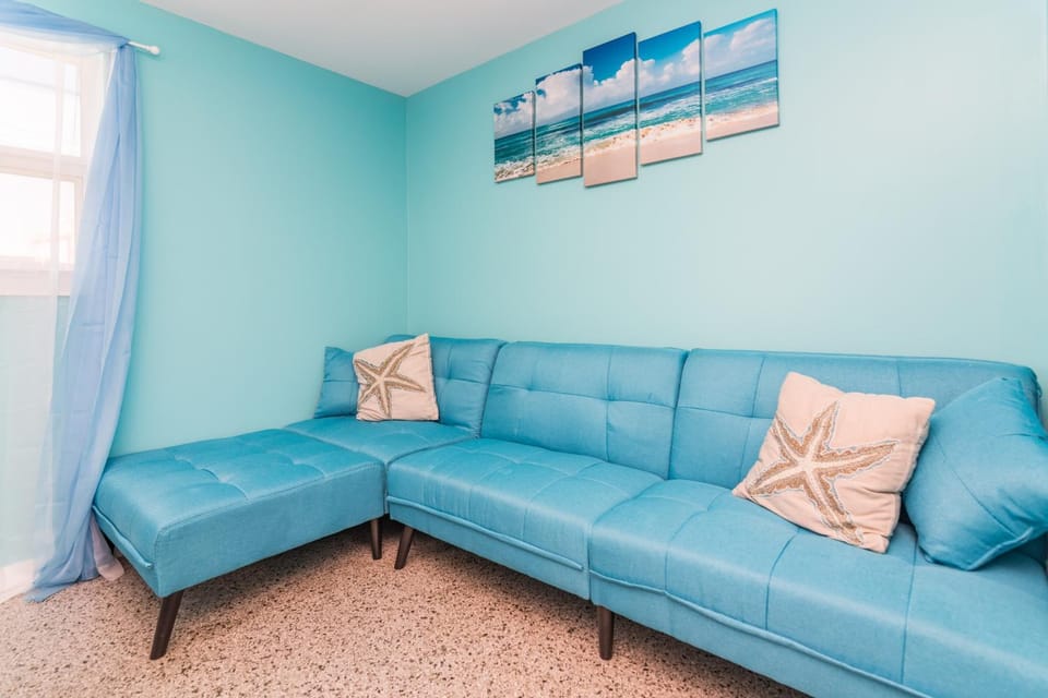 Villa Paradise, Pet Friendly House in Lower Grand Lagoon