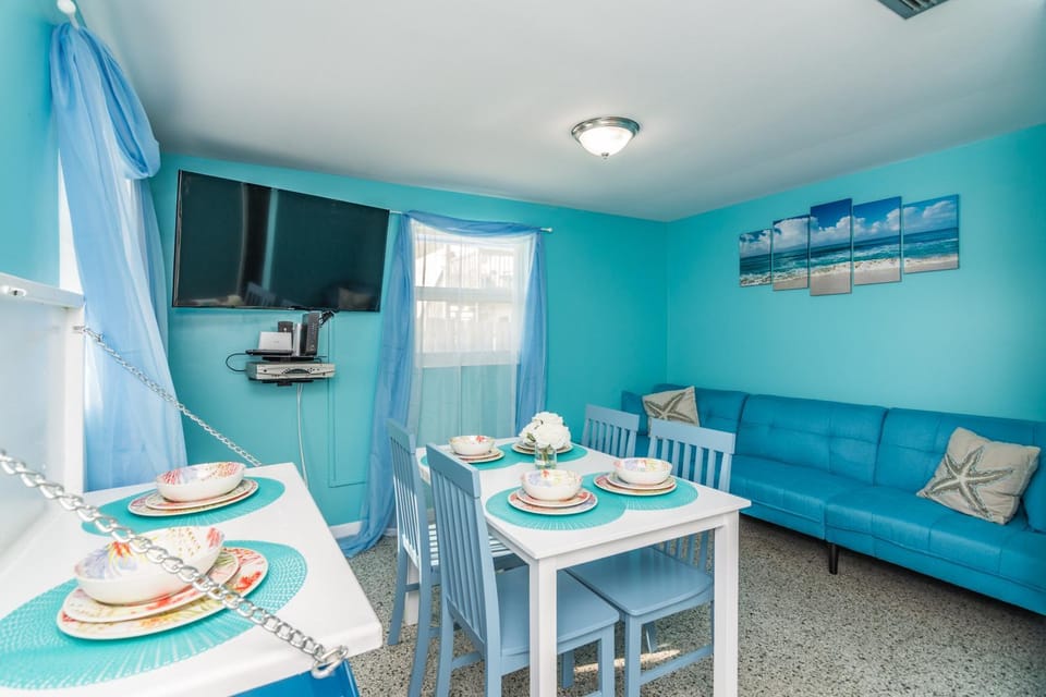 Villa Paradise, Pet Friendly House in Lower Grand Lagoon