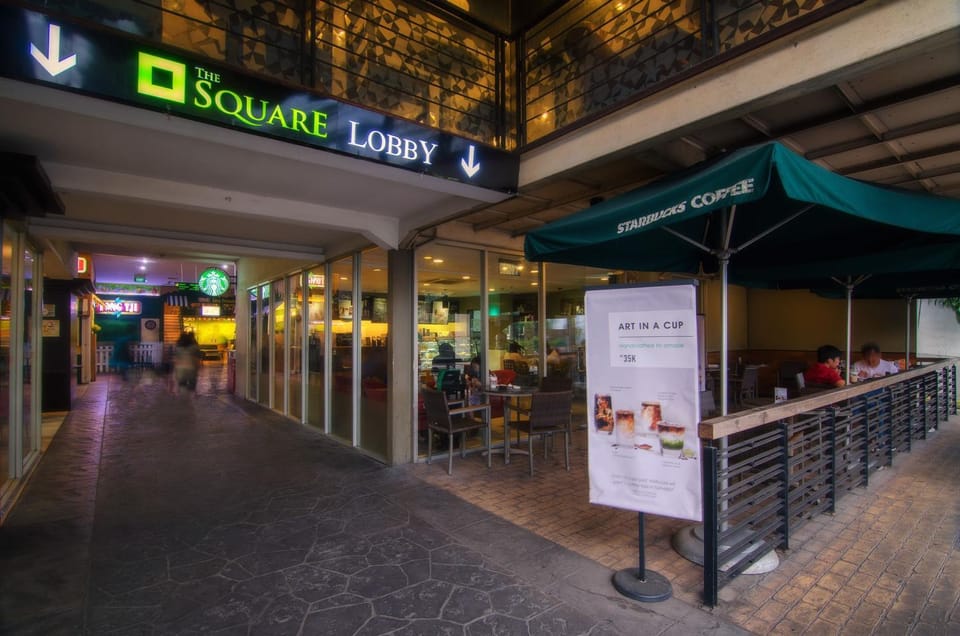 Facade/entrance, On-site shops
