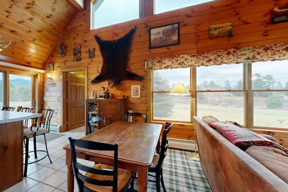Seating area, Dining area