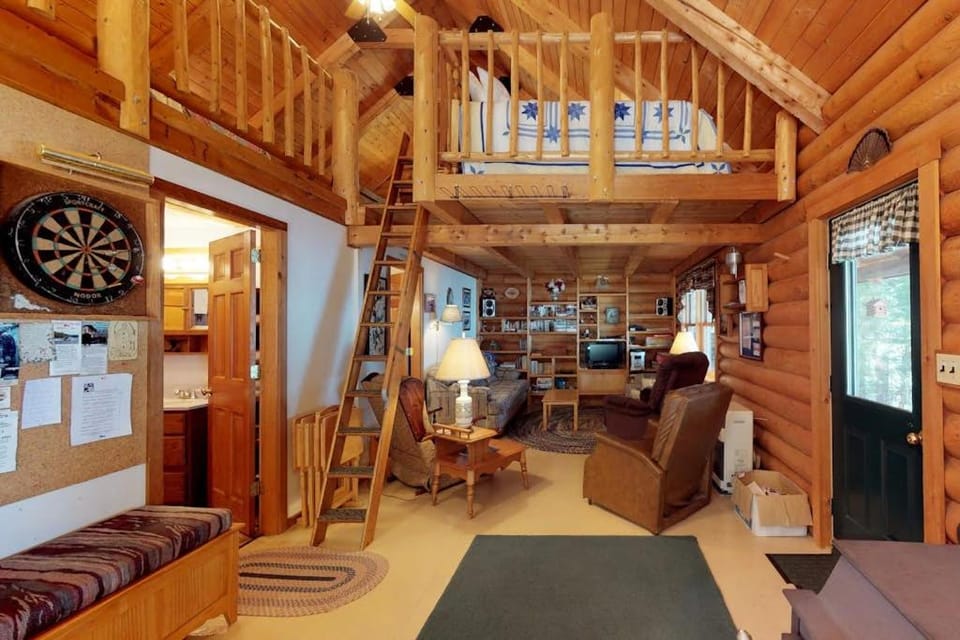 Perfect as a Picture House in Moosehead Lake
