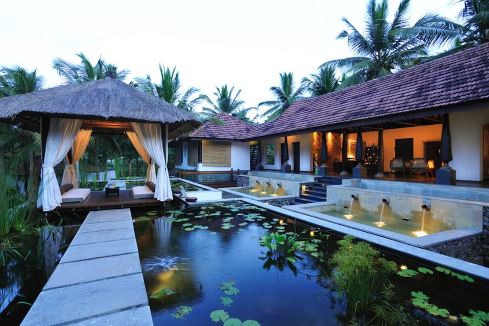 Facade/entrance, Massage, Spa and wellness centre/facilities