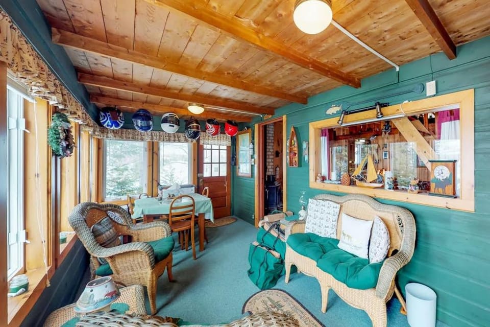 Split Rock Cottage House in Moosehead Lake