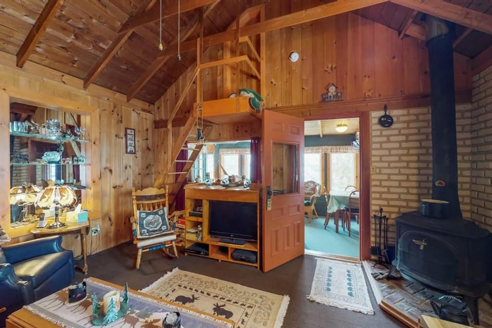 Split Rock Cottage House in Moosehead Lake