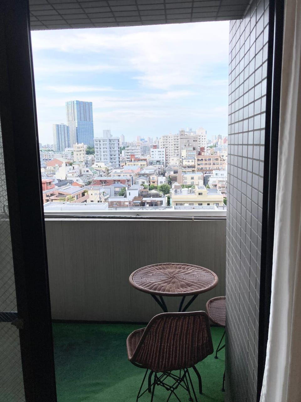 MIKO'S APT Iconic Shinjuku, lively Skyscraper view Tokyo, 10th fl, 3mins to Station 新宿 大久保のマンションで暮らす 駅チカ高層眺望 東京を楽しむ食べ歩き Apartment in Shinjuku