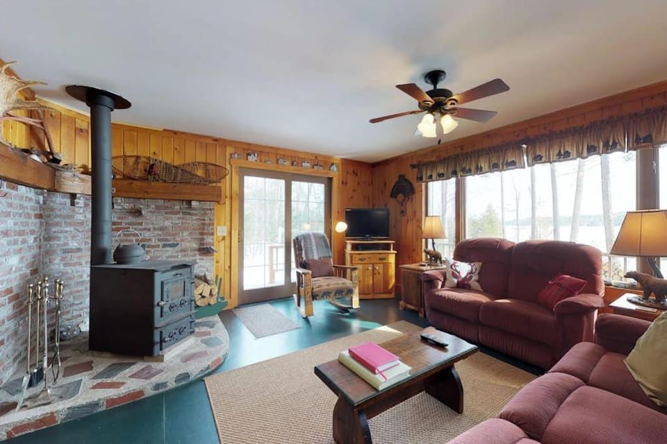 Living room, Seating area, fireplace