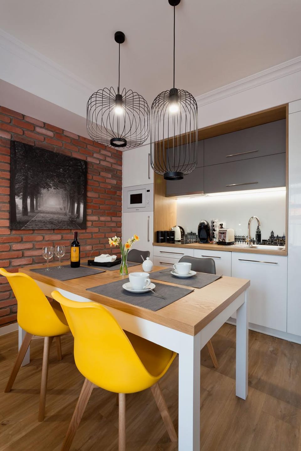 Coffee/tea facilities, Kitchen or kitchenette, Dining area