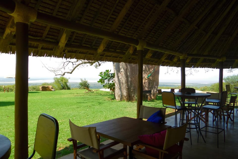Restaurant/places to eat, Lounge or bar