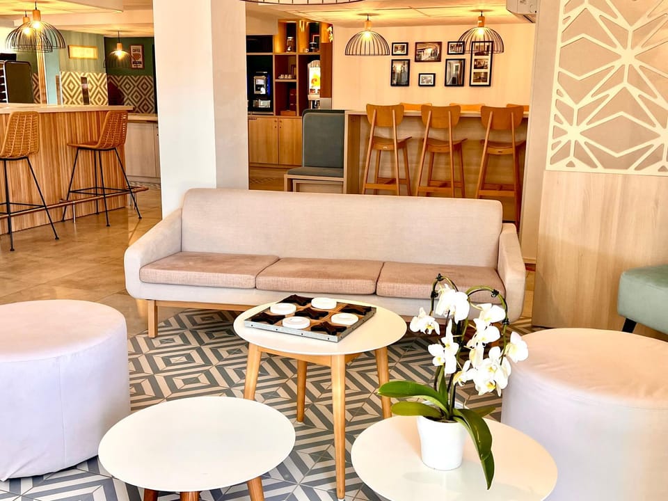 Living room, Lobby or reception, Lounge or bar, Seating area